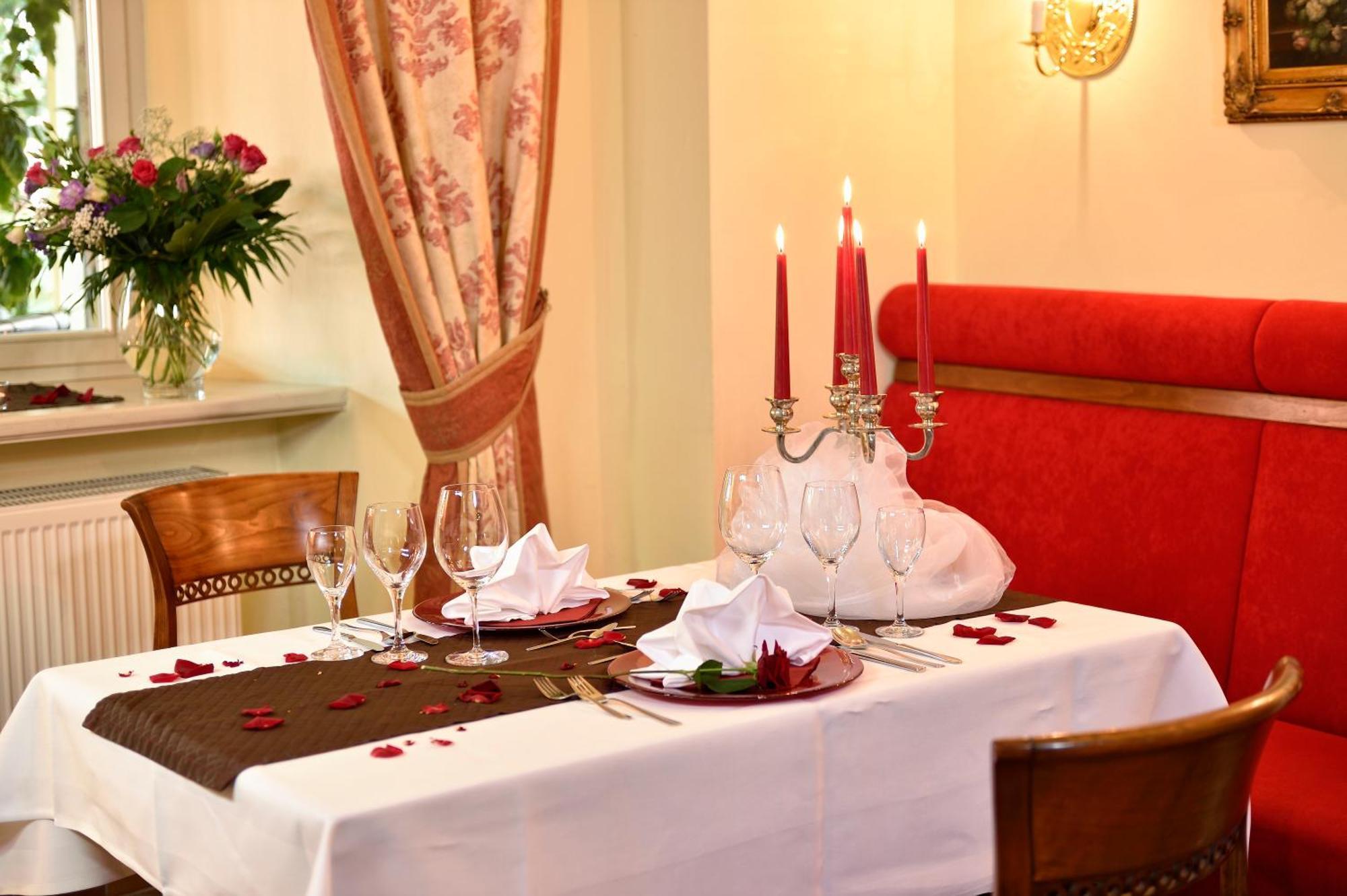 Hotel Graf von Mansfeld Lutherstadt Eisleben Eksteriør billede