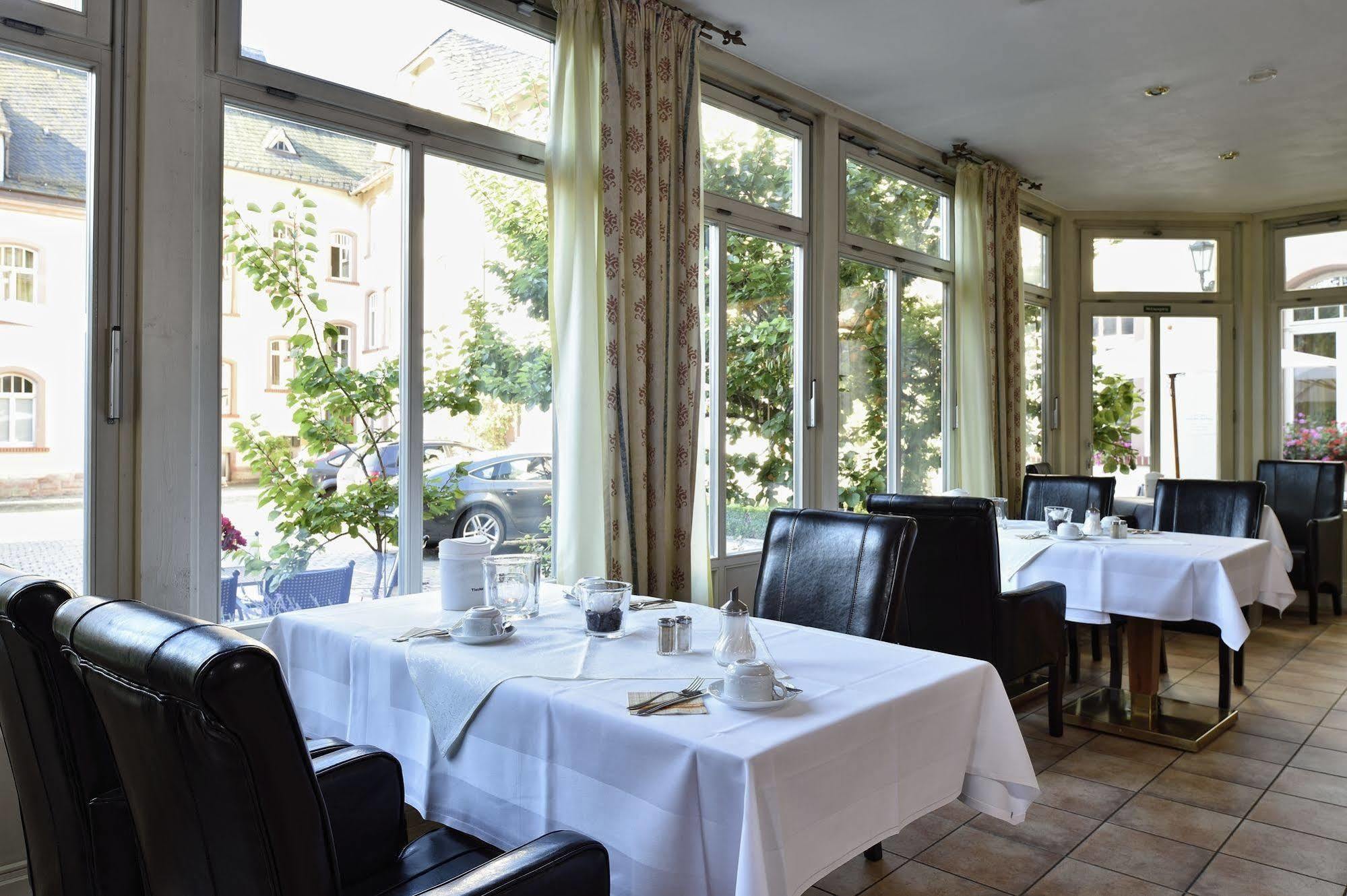 Hotel Graf von Mansfeld Lutherstadt Eisleben Eksteriør billede