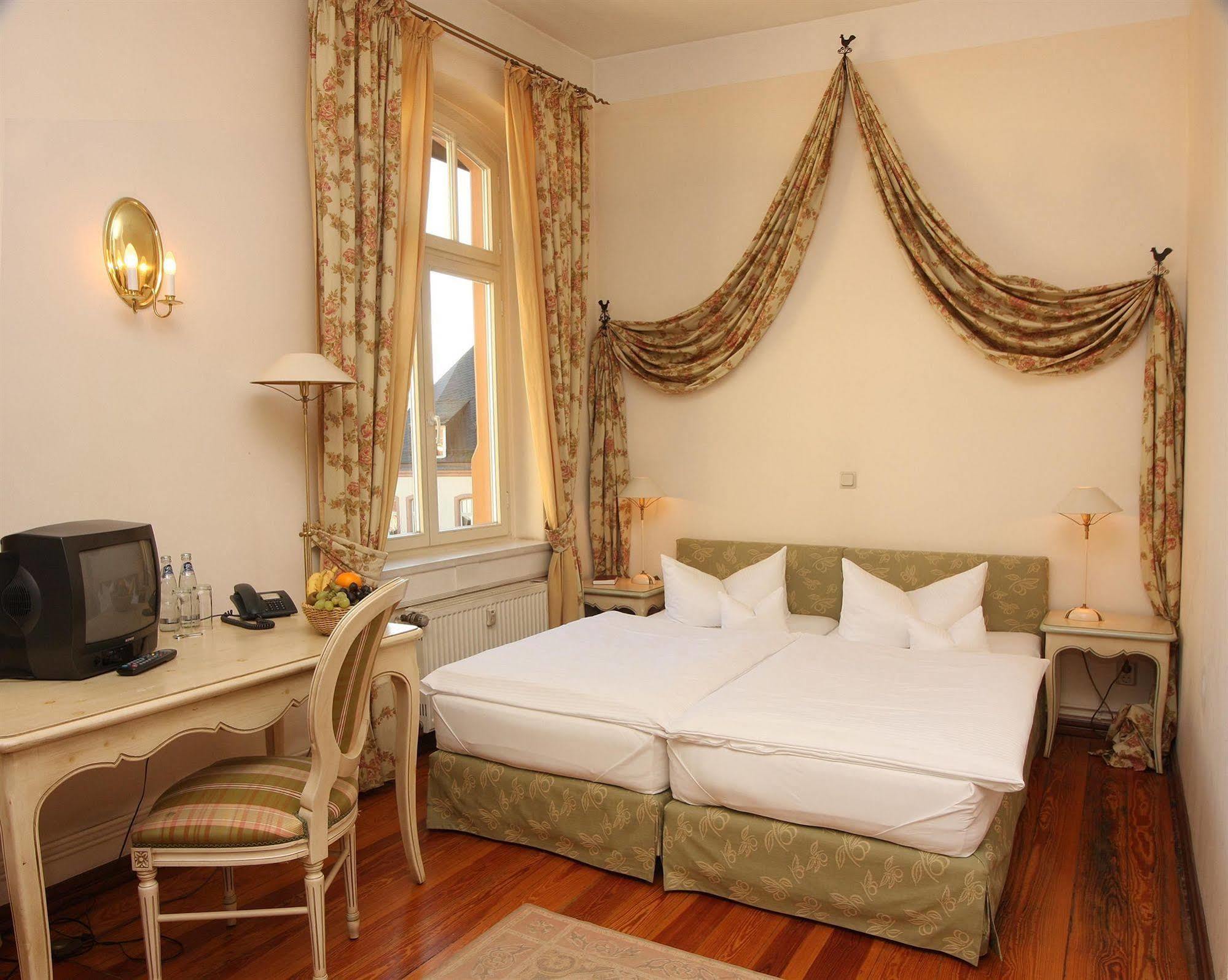 Hotel Graf von Mansfeld Lutherstadt Eisleben Eksteriør billede