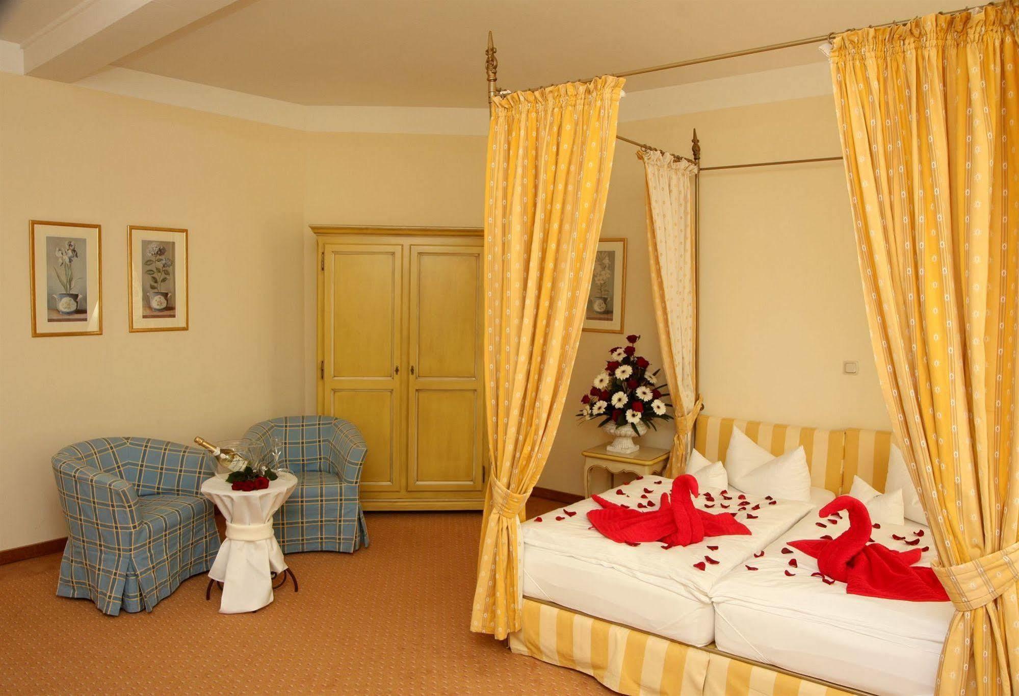 Hotel Graf von Mansfeld Lutherstadt Eisleben Eksteriør billede